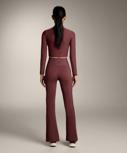 OYSHO Расклешенные брюки Comfortlux с высокой талией и отделкой в рубчик, бордовый