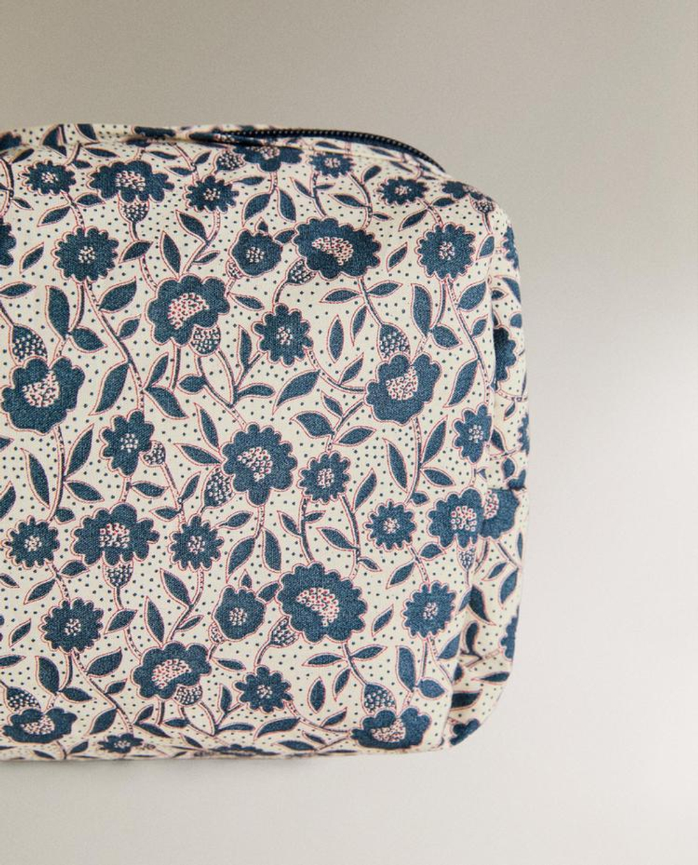 ZARA HOME ДЕТСКАЯ ХЛОПКОВАЯ КОСМЕТИЧКА С ЦВЕТОЧНЫМ ПРИНТОМ, СИНИЙ