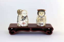 Сет нэцкэ Дзюродзин и Фукурокудзю на подставке