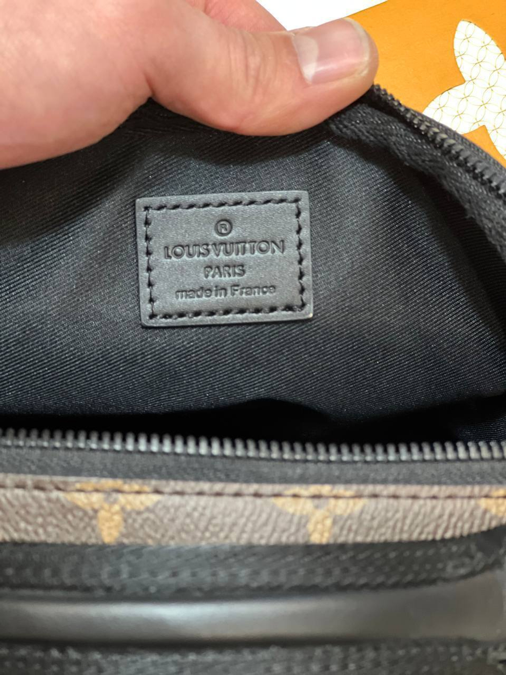 Сумка-мессенджер Louis Vuitton