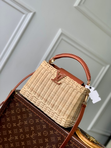 Louis Vuitton Capucines BB