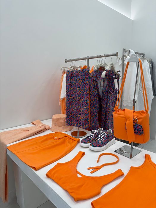 ФУТБОЛКА РАСОН МОЛОЧНЫЙ С ЦВЕТОЧНЫМ ПРИНТОМ