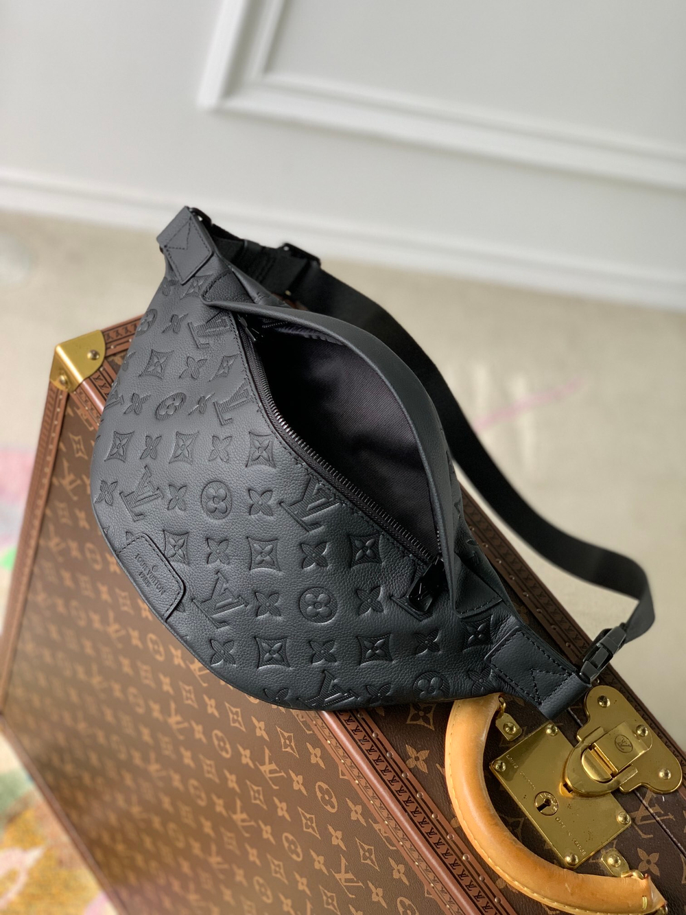 Louis Vuitton Discovery Bumbag PM
