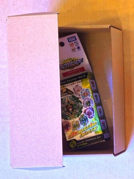 Волчок Yaeger Yggdrasil Gravity Yielding B49.01 Takara Tomy