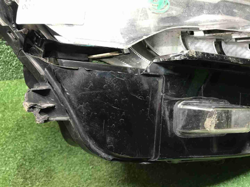 Битая Фара правая Geely Tugella (2019-2024) LED