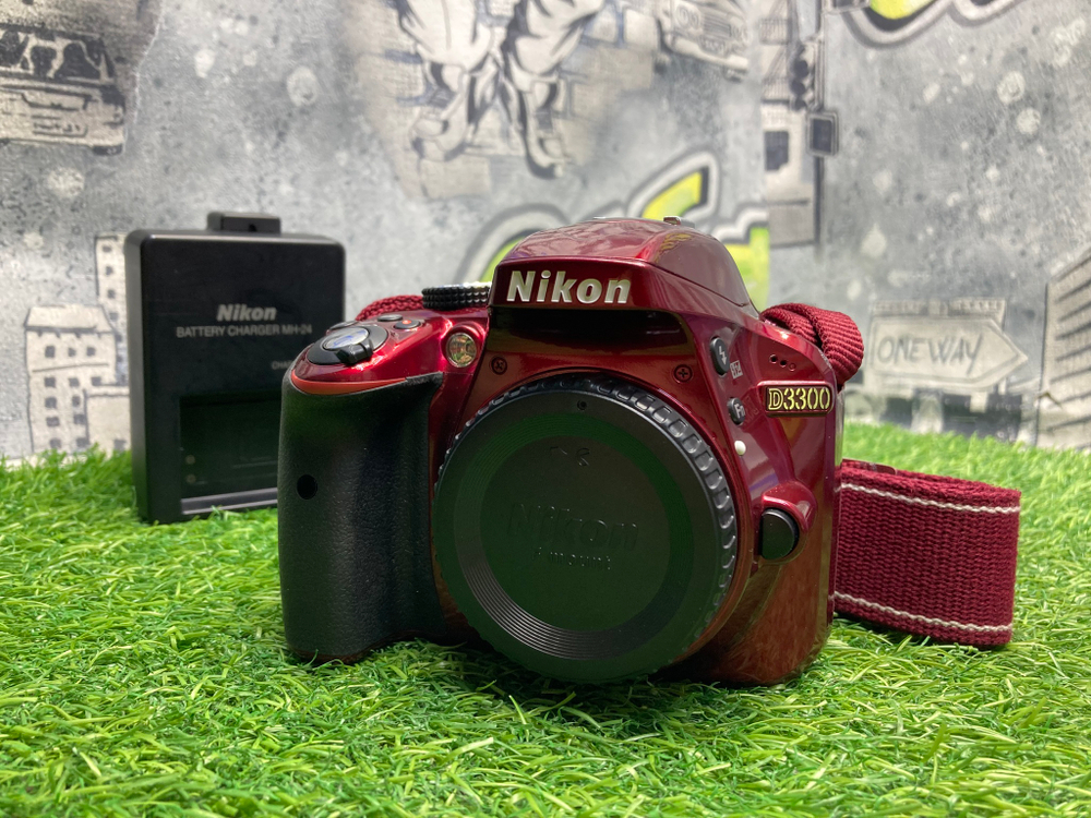 Nikon D3300 Красный 2000 кадров