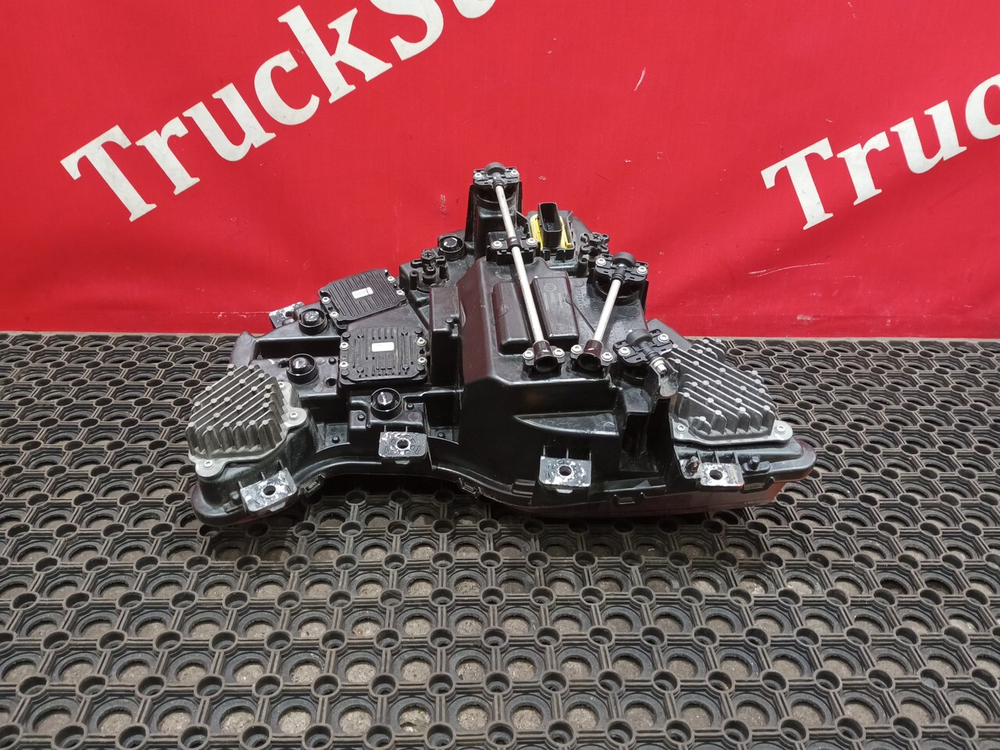 Фара правая 2023г