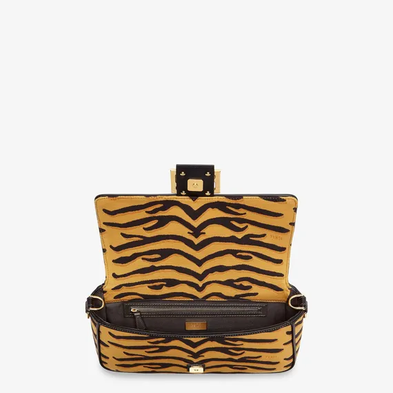 Сумка Fendi из капсульной коллекции Spring Festival