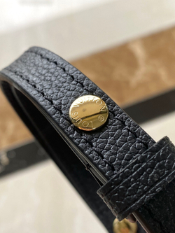 Louis Vuitton Pochette Metis East West