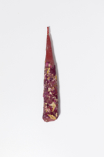 Крупная красная конусная свеча