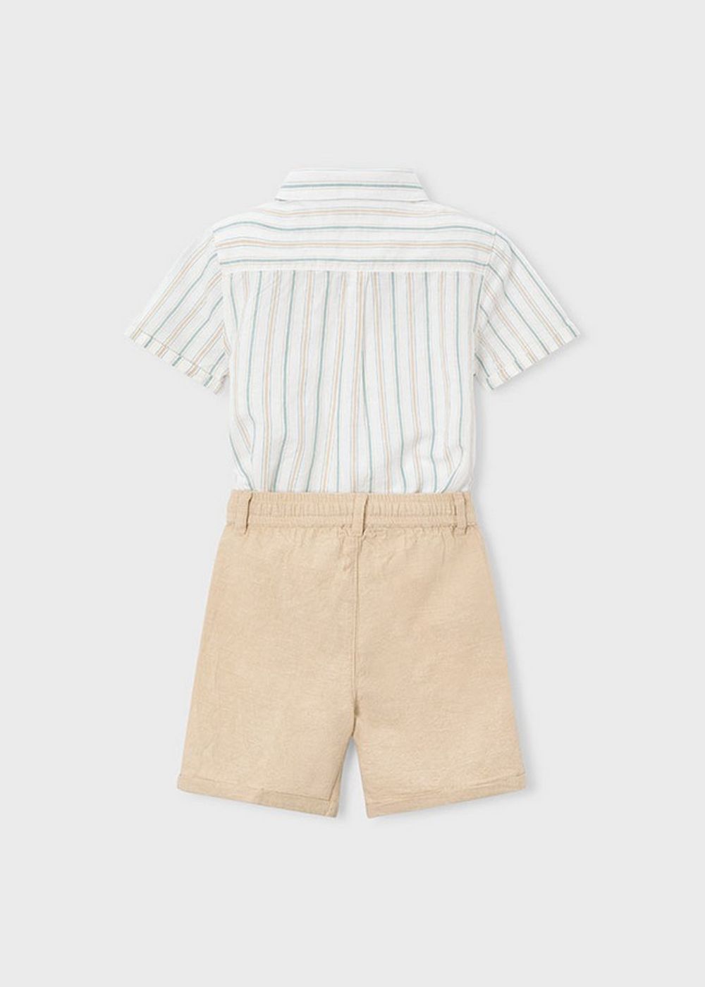 рубашка с шортами