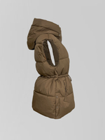 Жилетка YLL A1915 однотонная с капюшоном и утягивающим поясом на талии