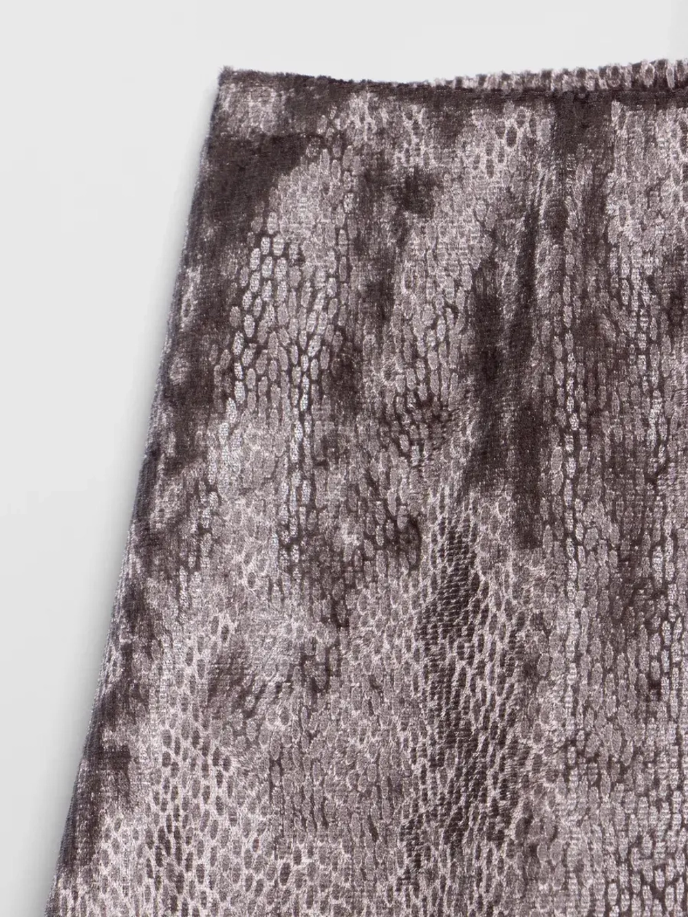 Юбка для девочки бежевая, блестящая