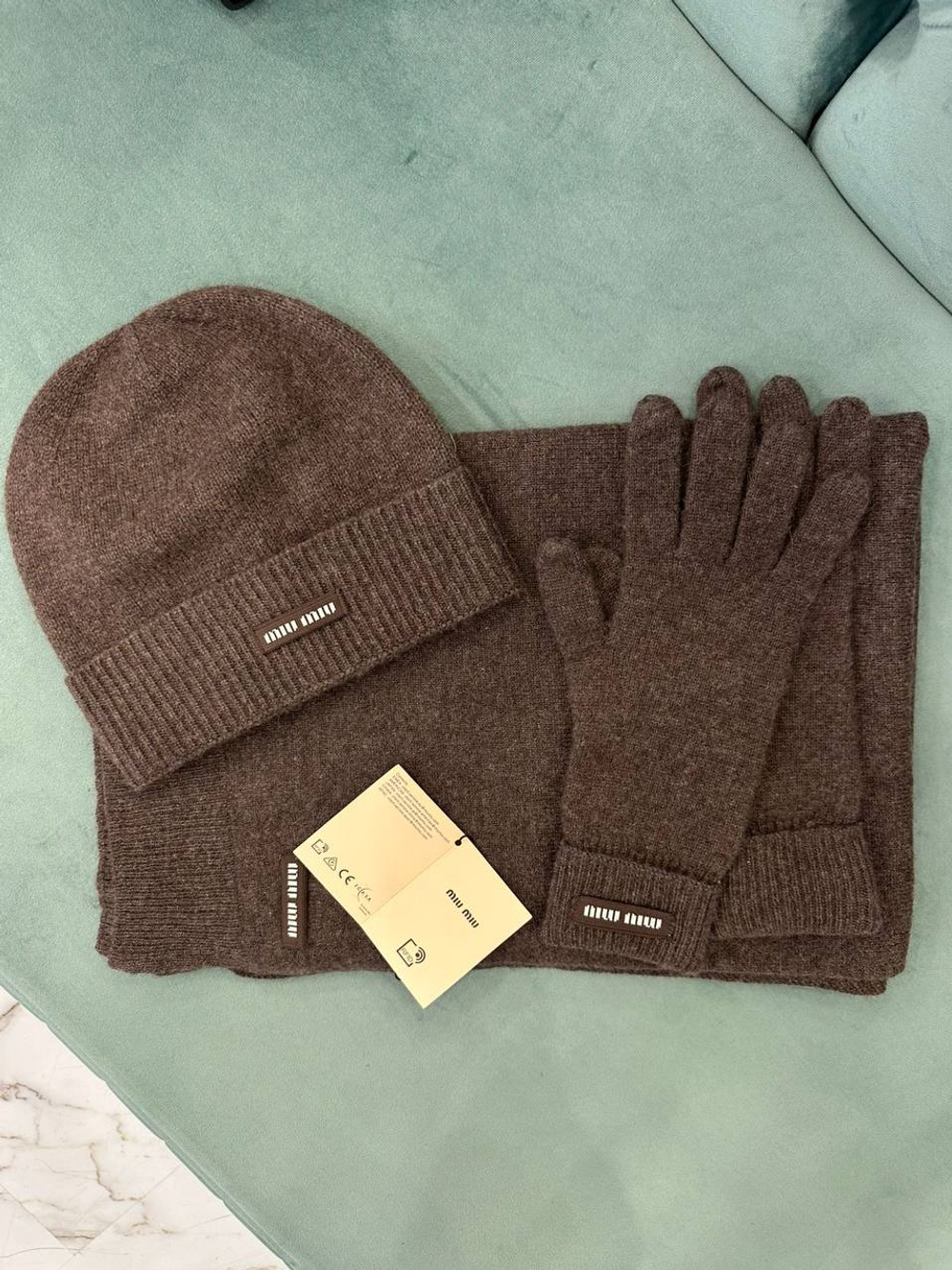 Комплект MIU MIU (шарф + шапка + перчатки)