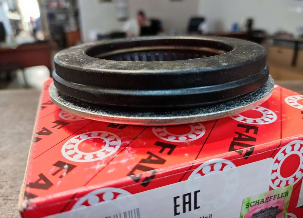 Подшипник опорный амортизатора переднего FAG