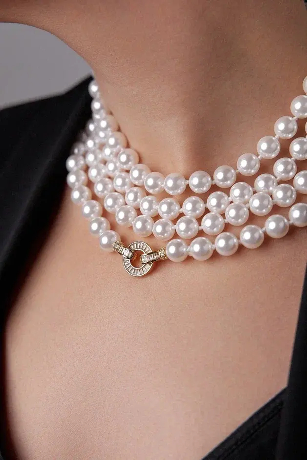 Нить 160 см кремового жемчуга Swarovski диаметром 1 см с золотой застежкой из цирконов