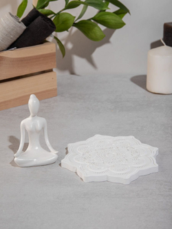 Статуэтка Йогиня и Подставка Звезда и Пало Санто 1шт