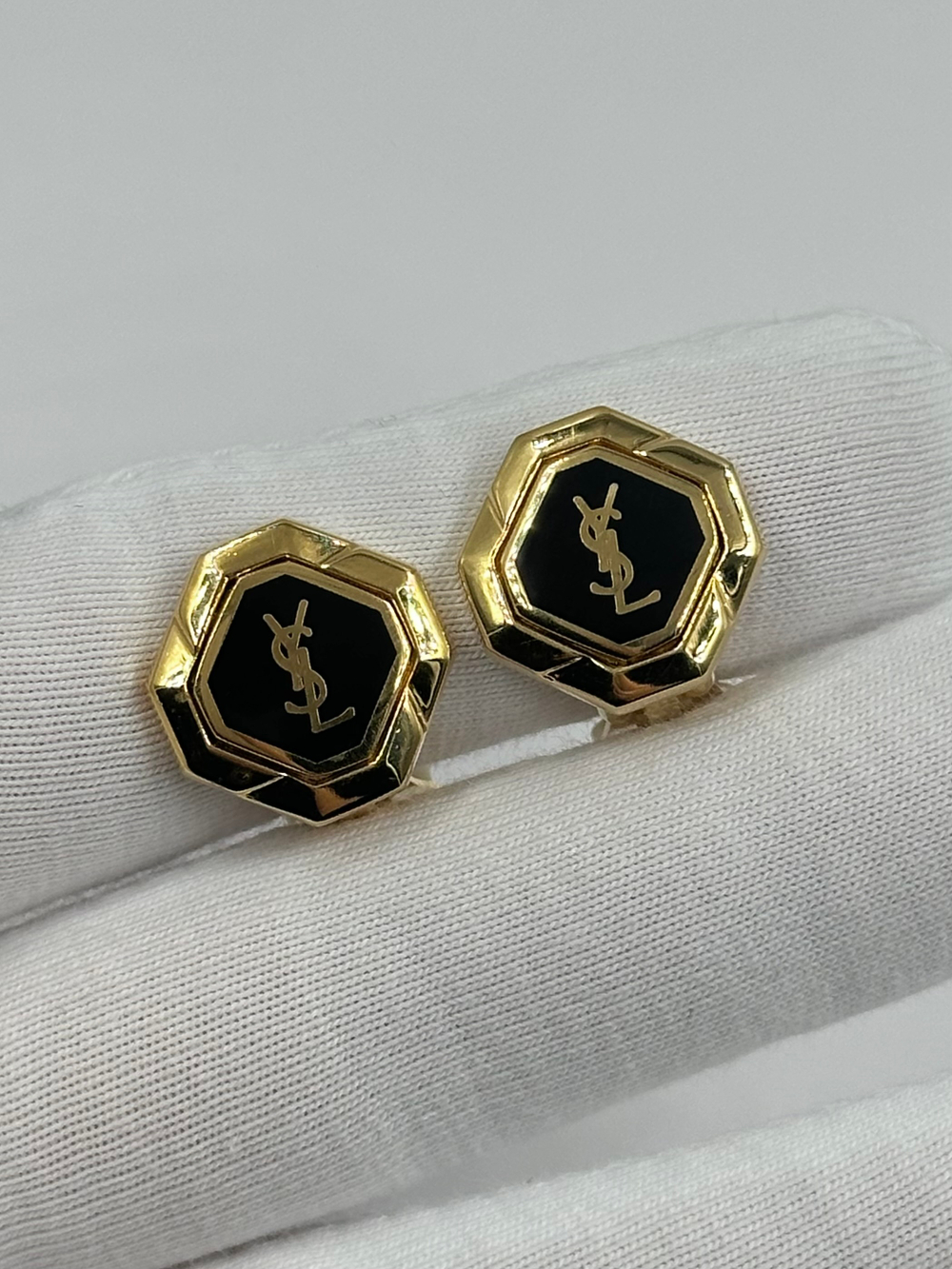 Клипсы Yves Saint Laurent