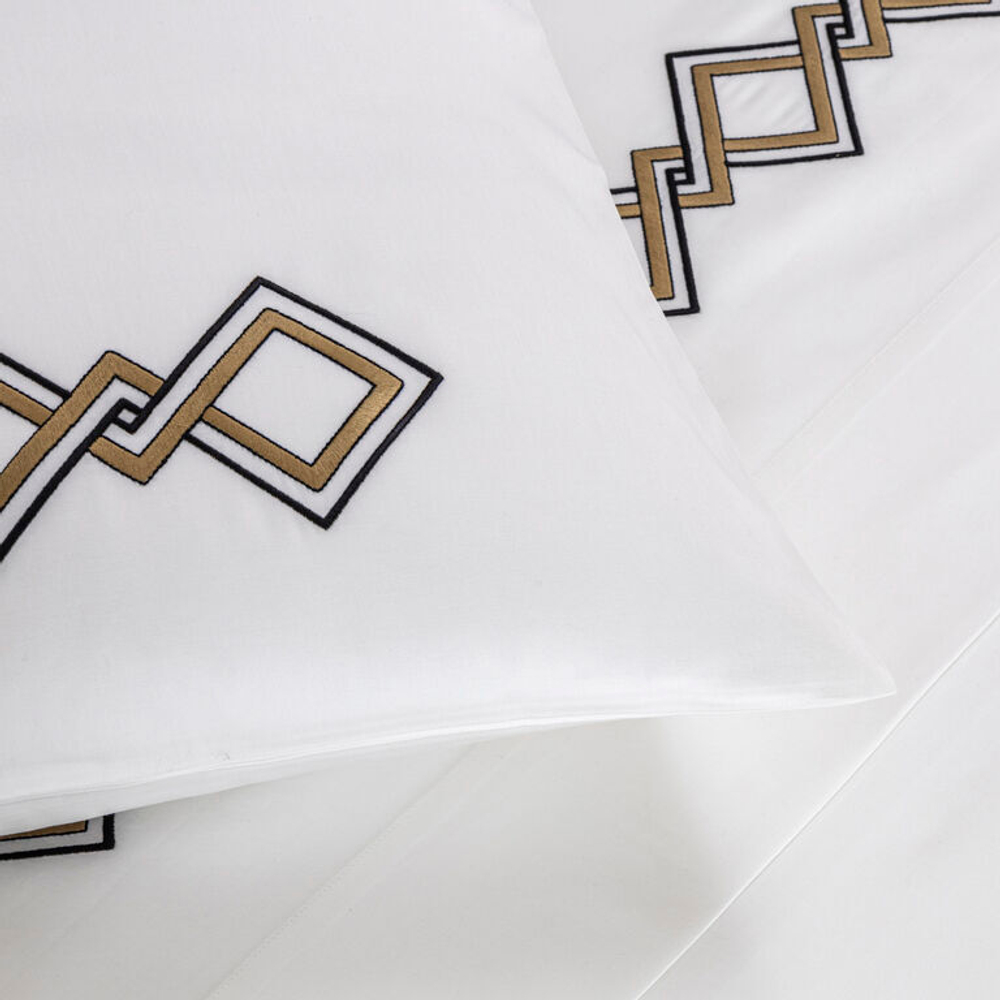 Постельное белье Frette Twist Embroidery Black/Teak (240 х 220 см)