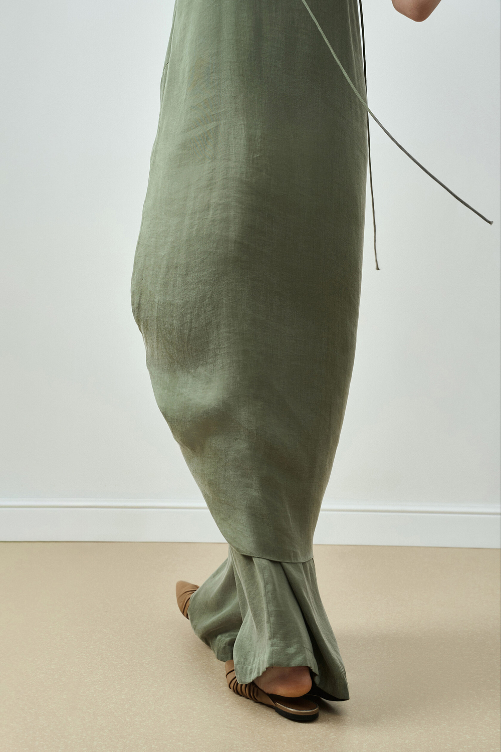 Платье миди на бретельках Deform / Деформация