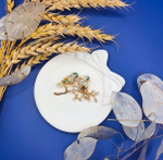 Брошь "Ветка с птицей"