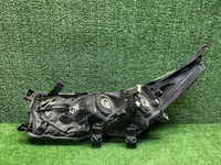 Фара правая Toyota Corolla E160 (12-16) галоген