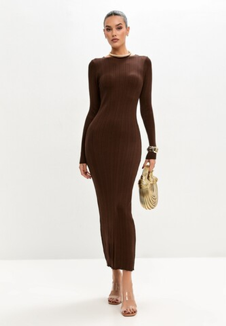 Платье с рукавами