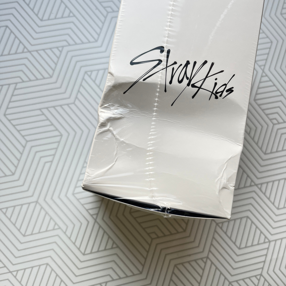 Альбом STRAY KIDS - KARMA [SKZOO ver.] (с дефектом)