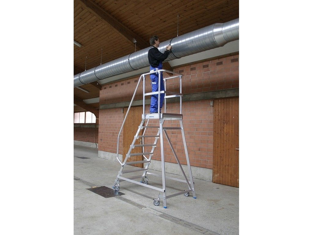 Лестница-платформа с 7-ю ступеньками (820174)