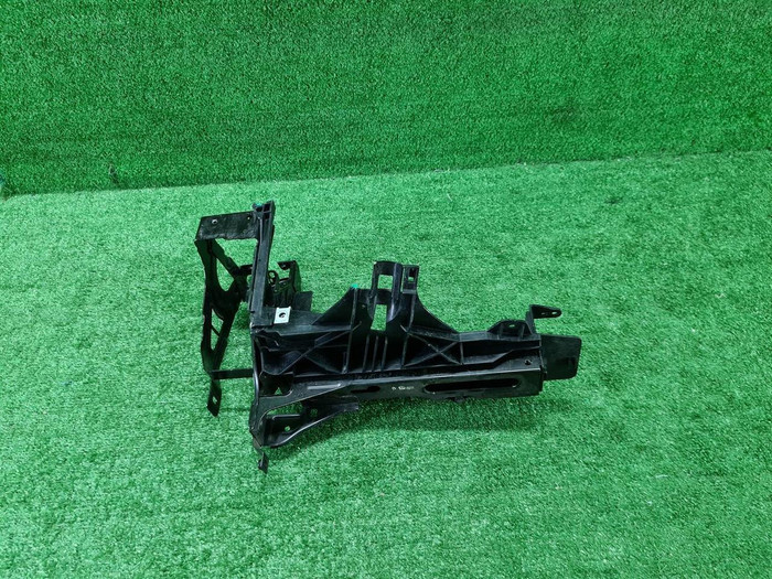 Кронштейн фары левый BMW 5er F10 F11 (2009-2017)