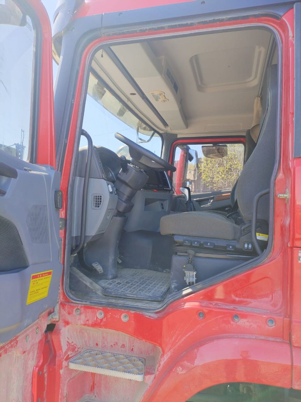 Shacman (Shaanxi) SX* 8x4 Самосвал SX331863366 (Дизельный, 12,5 л, 551 л.с., МТ)