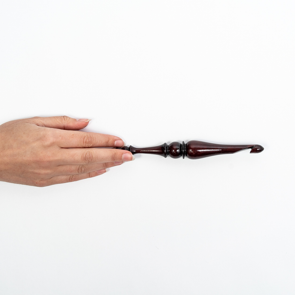 Деревянный крючок для вязания из древесины кедра 10 мм. K206