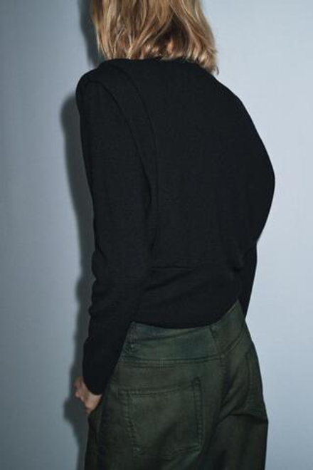 ZARA ВЯЗАНЫЙ СВИТЕР С ПОГОНАМИ, ЧЕРНЫЙ