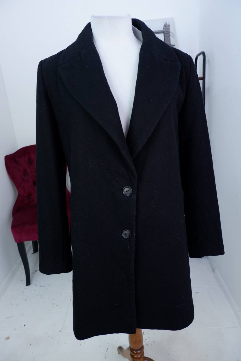 Пальто Zara демисезонное лаконичное 46 размер, есть нюанс