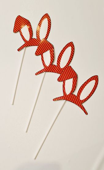 Аксессуары для фотосессии Зайка, на палочке, красные ушки, 3 штуки