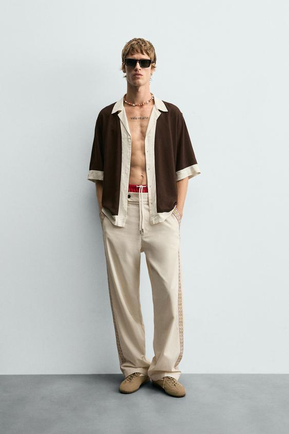 ZARA БРЮКИ С ВЫШИТЫМИ ЛАМПАСАМИ, ЭКРЮ