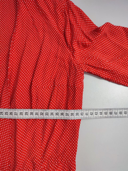 Блузка яркая в мелкий горох 44 размер