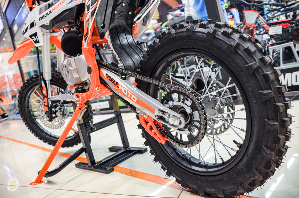 Питбайк Regulmoto FIVE YX125EA (полуавтомат) New 2020 (бело-оранжевый)