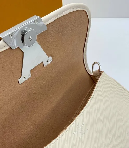 Сумка Louis Vuitton Buci белый