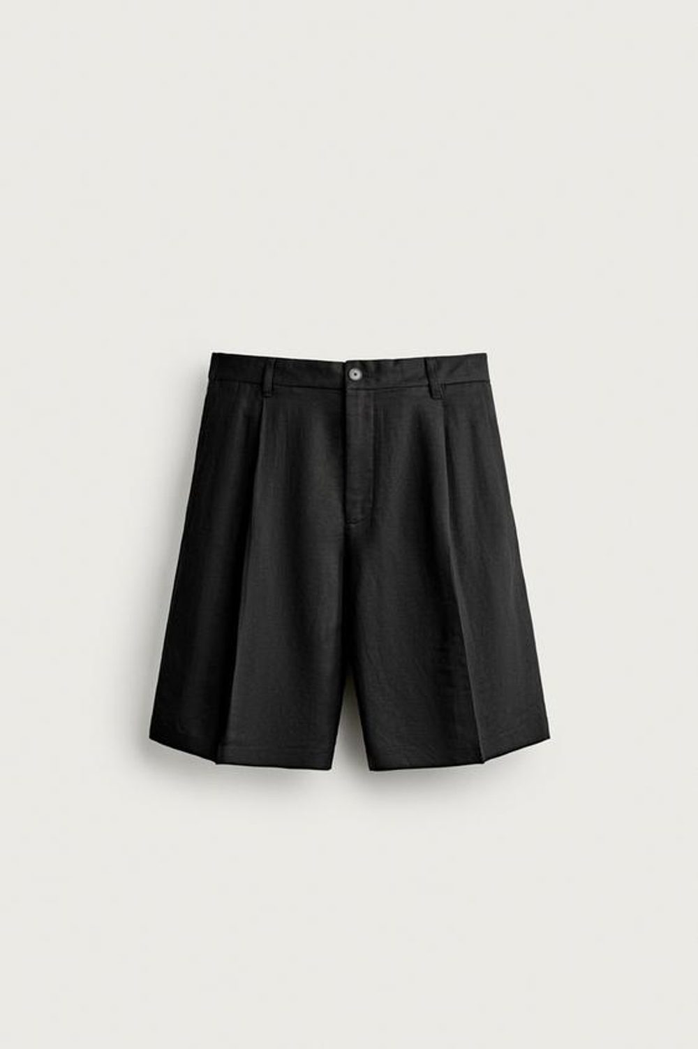 ZARA СТРУКТУРИРОВАННЫЕ ШОРТЫ СО СКЛАДКАМИ, ЧЕРНЫЙ