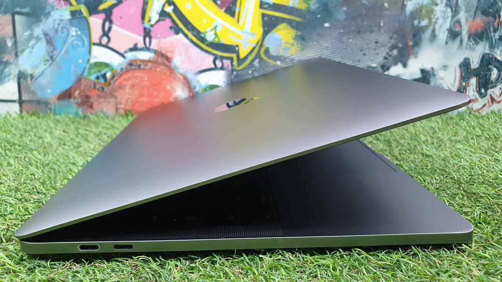 Apple MacBook Pro 13 Retina A1706 2017