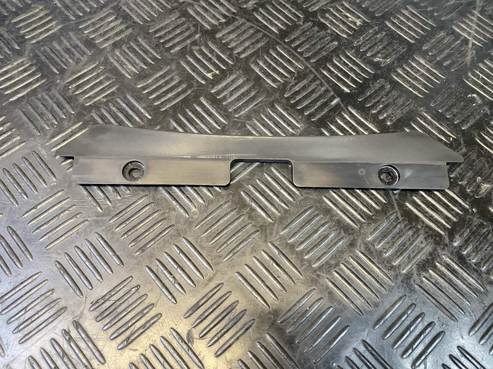 Пластик радиатора нижний Suzuki GSR400 (GK7DA)