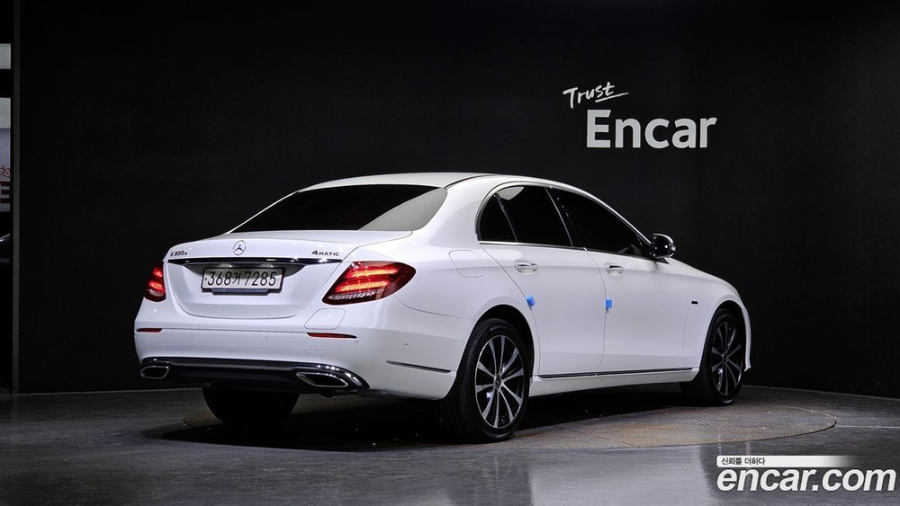 Mercedes-Benz E-Class W213 E300e 4MATIC Exclusive (06.2020)