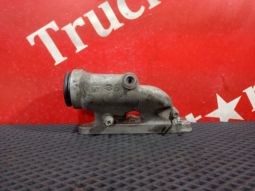 Патрубок корпуса термостата