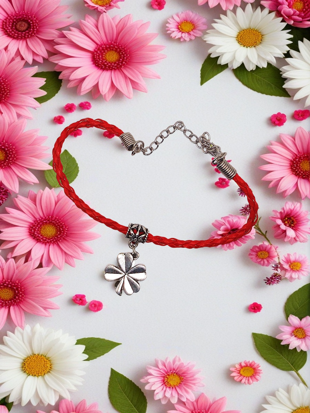 Красная нить Клевер