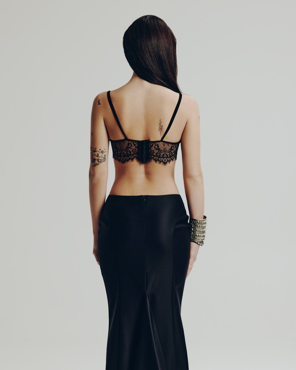 Лиф из кружева, Черный