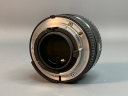 Nikon 50mm 1.4D AF Nikkor, внутри пыль, скол на резьбе