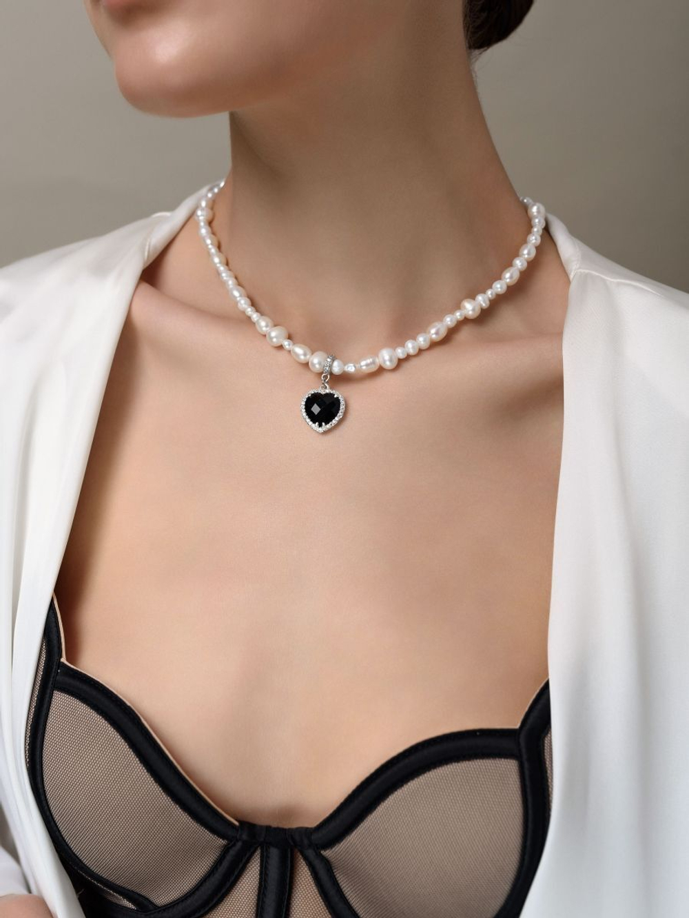 Колье "Royal Love Pearl" Silver c чёрным агатом