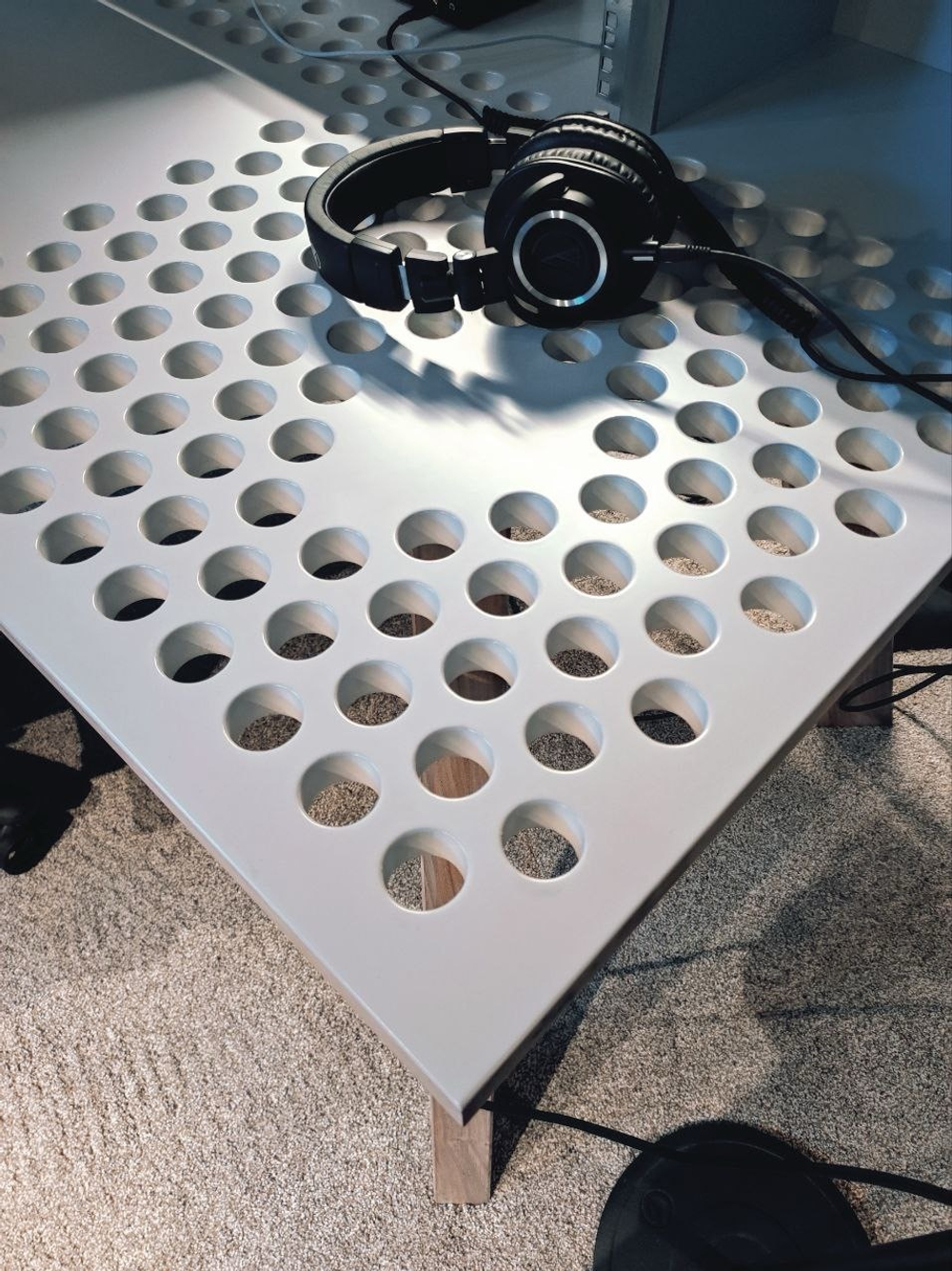 Акустический стол основа МДФ акантовка массив