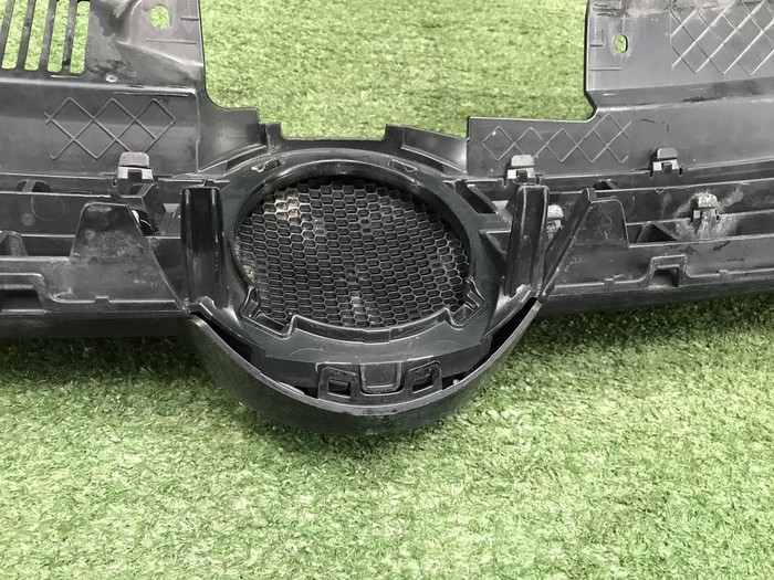 Решетка радиатора VW Golf 6 (2008-2012)